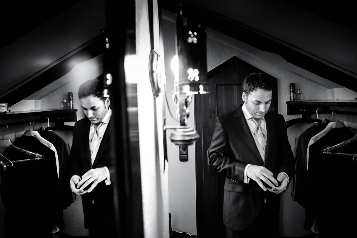 Hochzeit Burg Hornberg getting ready Bräutigam