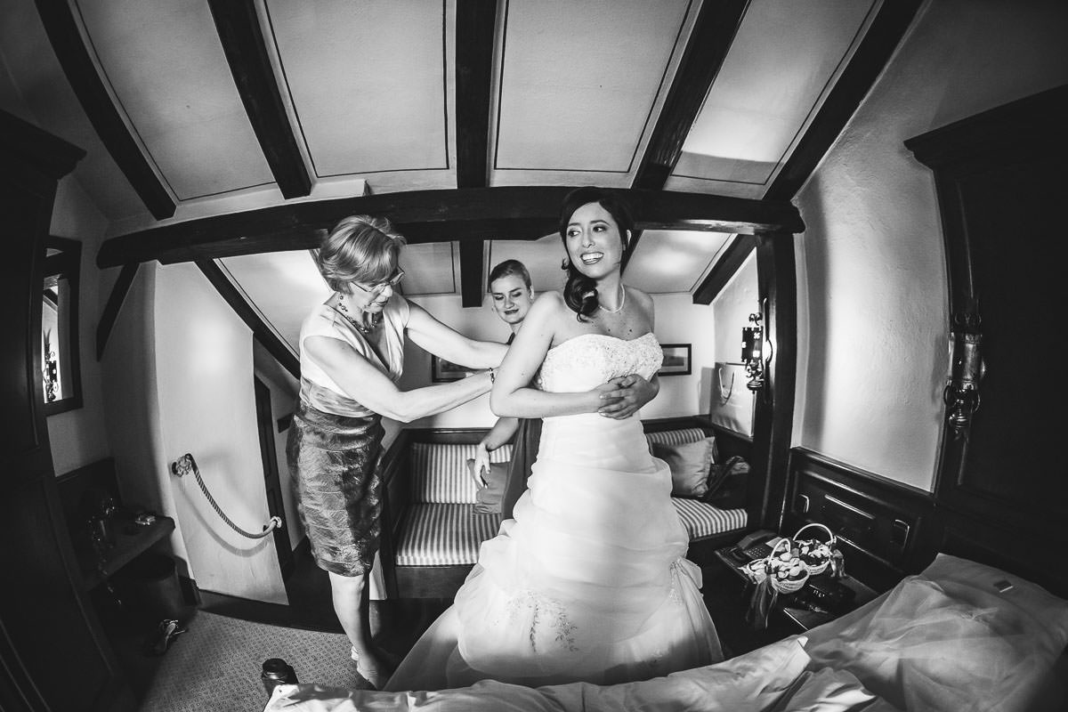 Hochzeit Burg Hornberg getting ready Braut