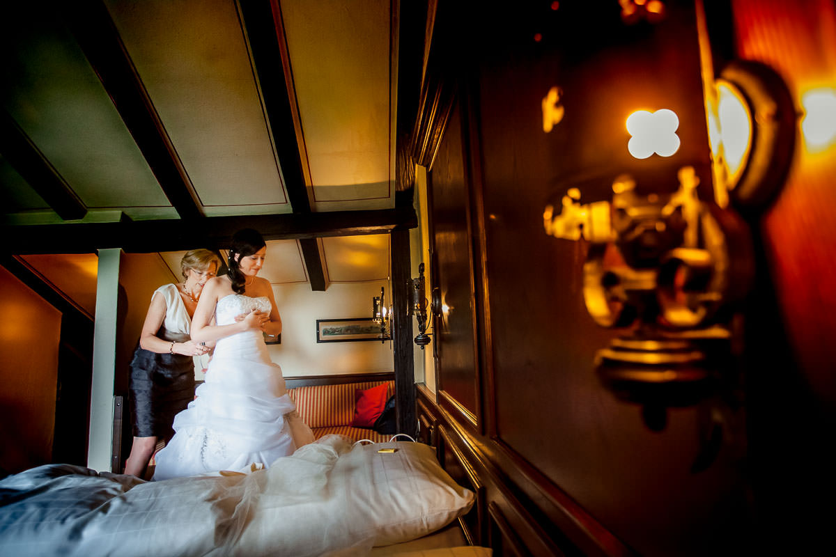 Hochzeit Burg Hornberg getting ready Braut