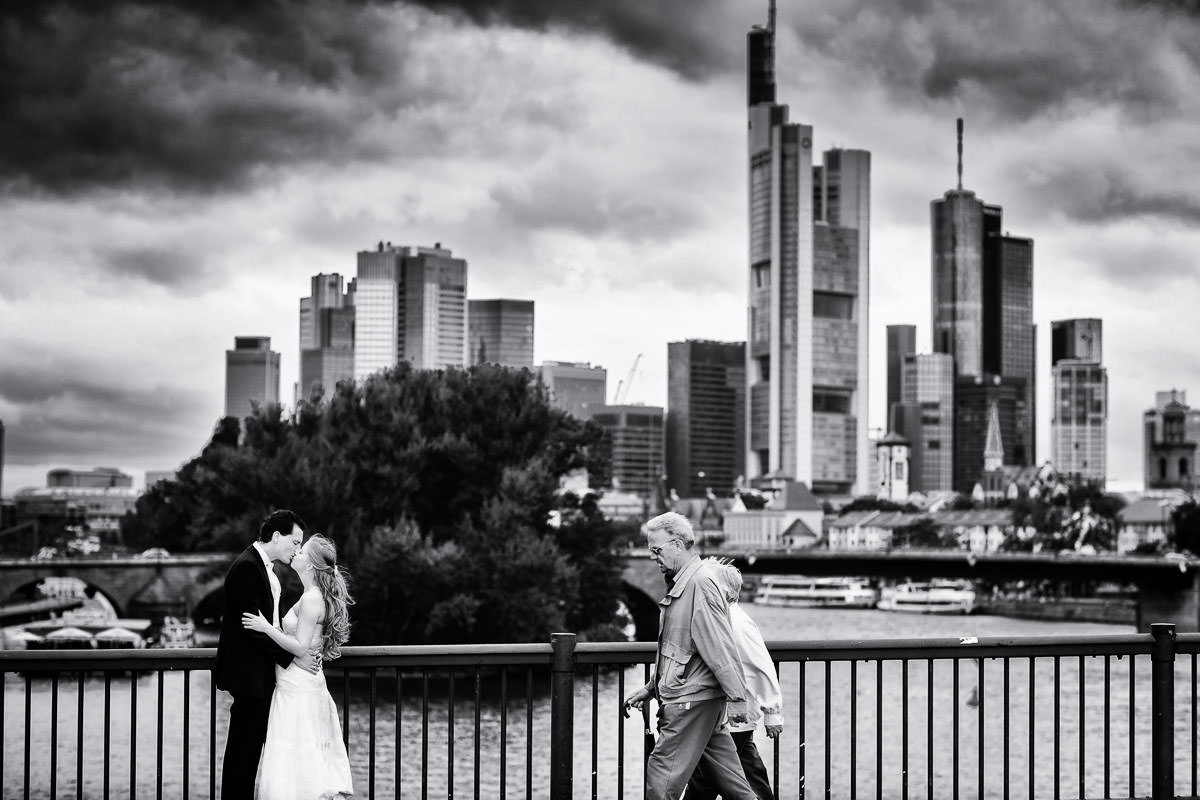 After Wedding Shooting Frankfurt Skyline