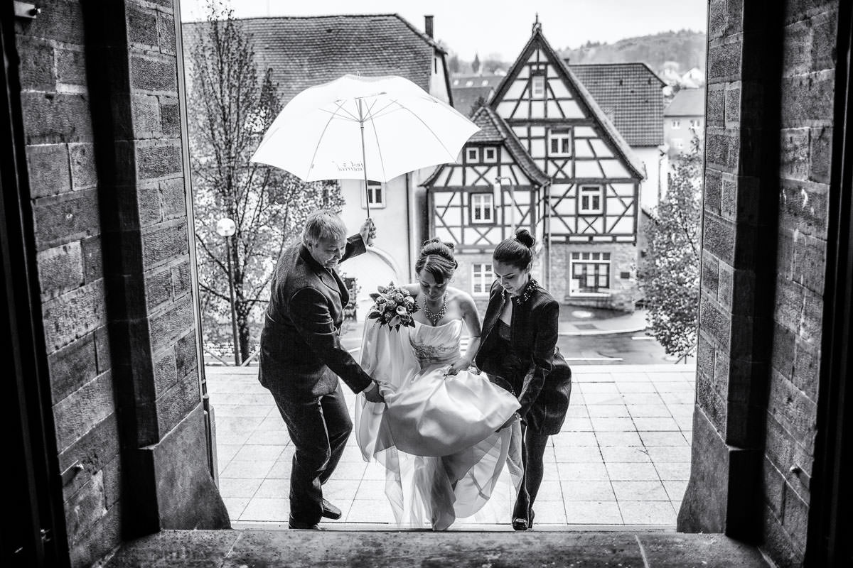 Hochzeit im Regen im Angelbachtal