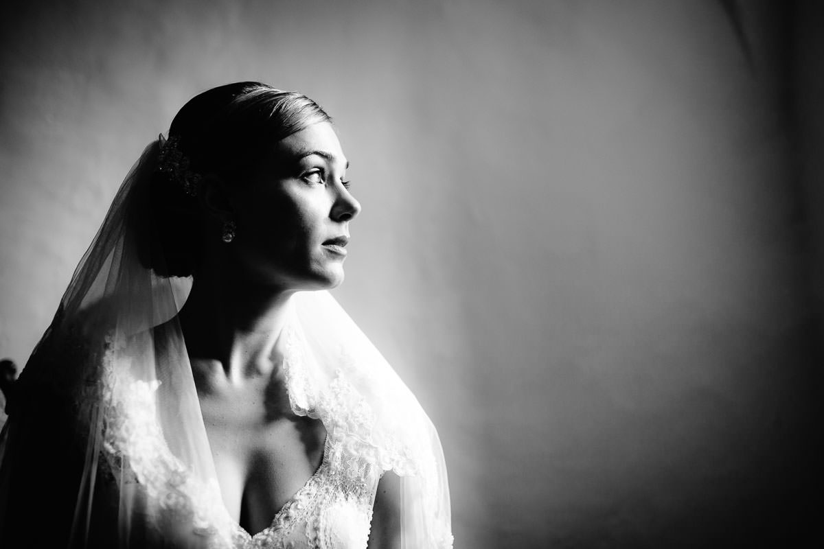 Hochzeitsfotos Braut im Schloss Neuhaus