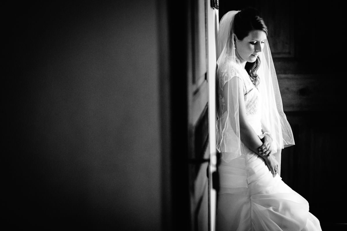 Hochzeitsfoto der Braut im Weingut Reichsrat von Buhl in Deidesheim