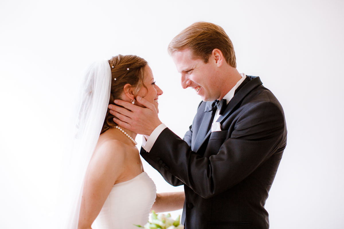 First Look einer Hochzeit in Wiesbaden