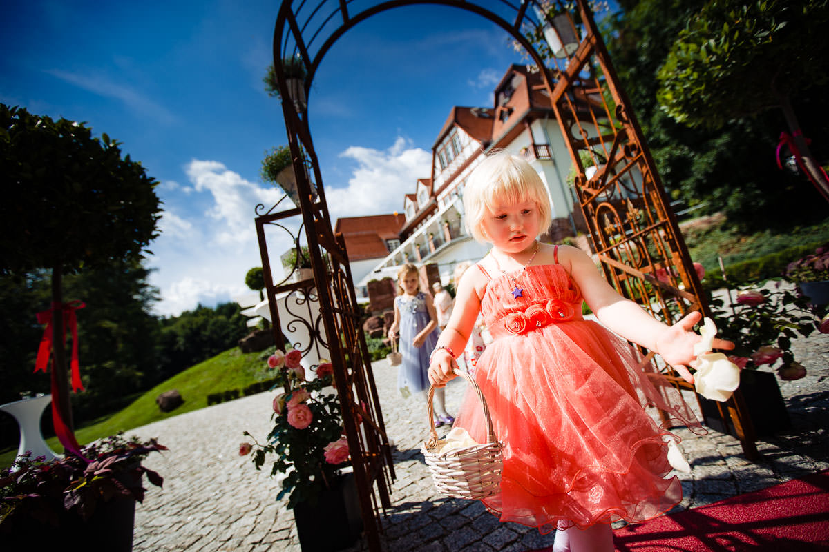 Hochzeitsreportage Hoher Darsberg Blumenkinder