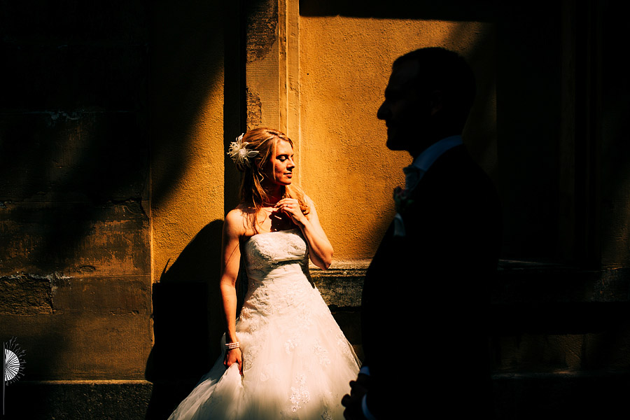 Hochzeit Fotograf Würzburg Residenz kreatives Brautpaarportrait