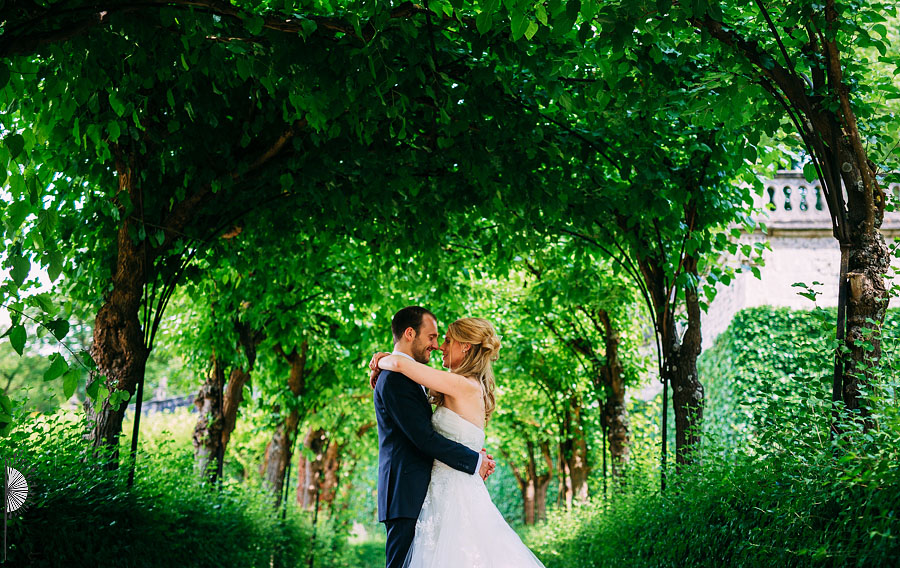 Hochzeitsfotograf Residenz Würzburg Brautpaarportraits im Grünen