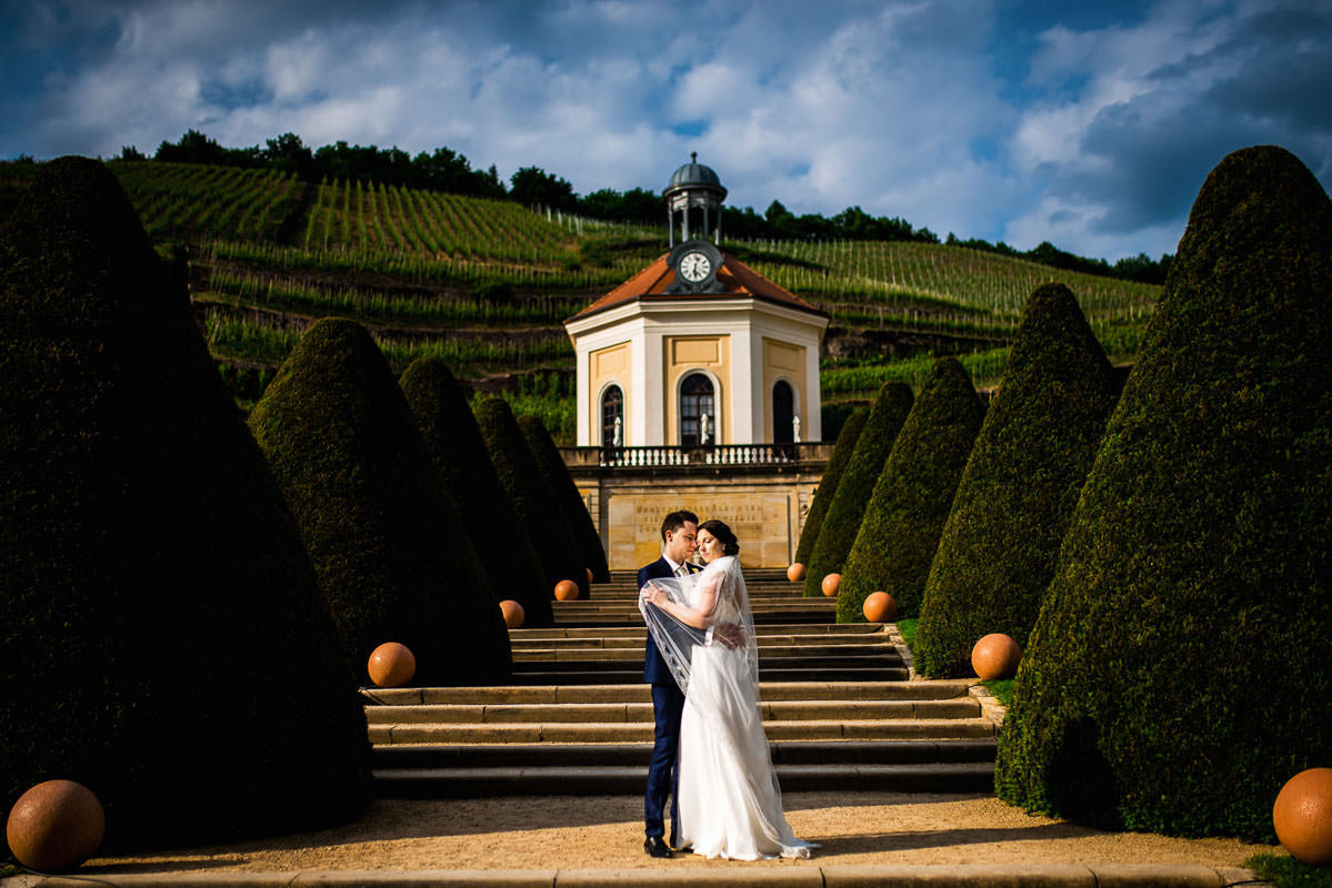 Hochzeitsfotos Schloss Wackerbarth vor dem Belvedere