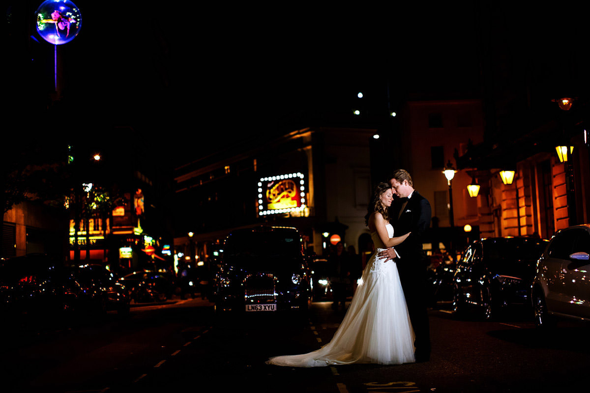 Hochzeitsfoto im Dunkeln