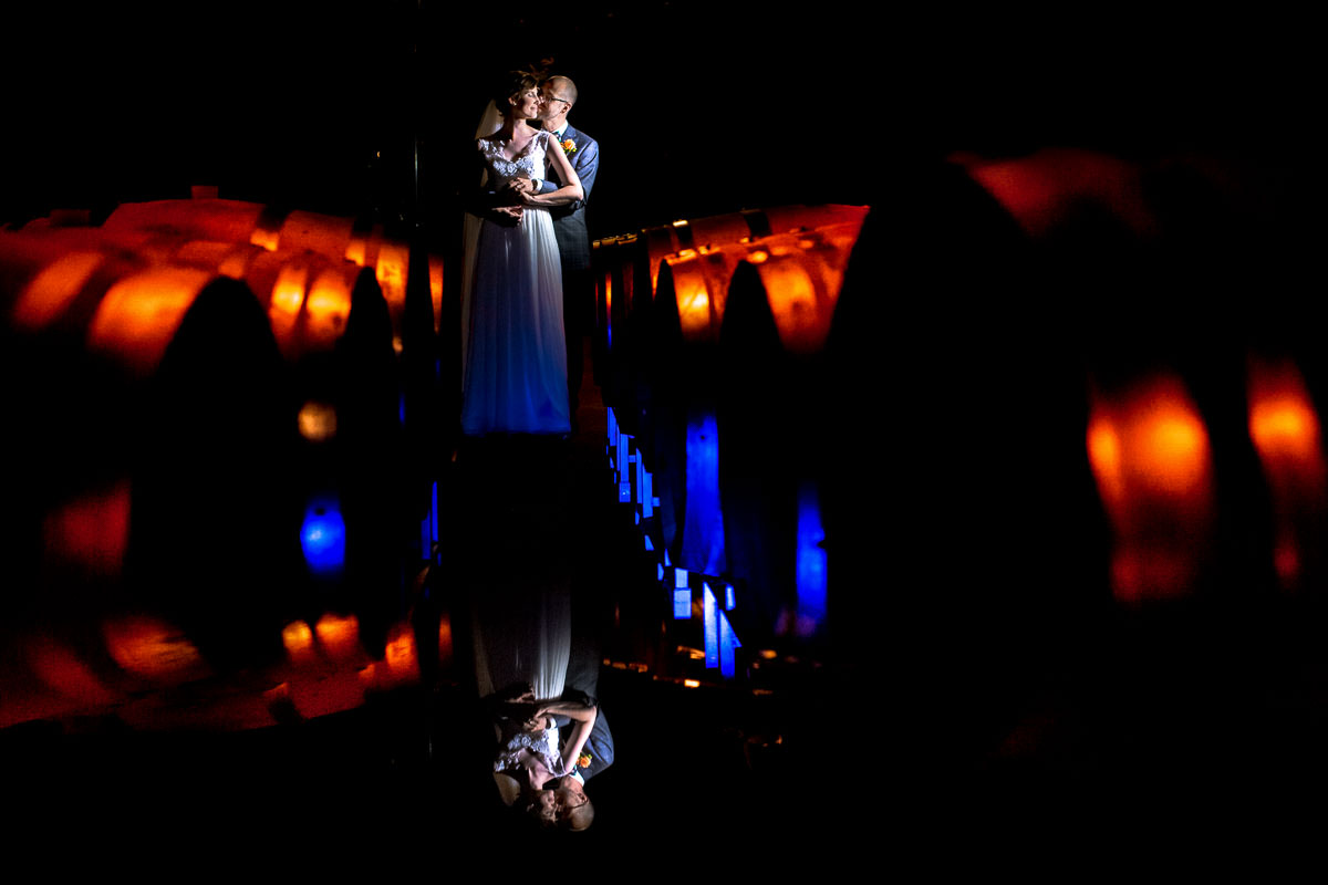 Hochzeitsfotos im Weinkeller von Winning