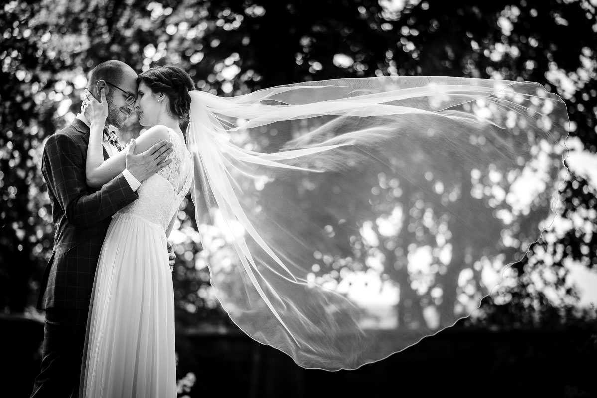 Hochzeitsbild im Weingut von Winning