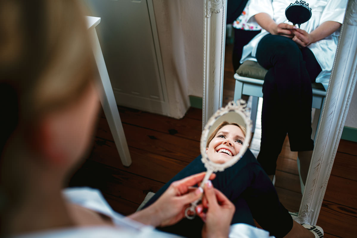 Brautvorbereitungen für Hochzeit im Schloss Assumstadt