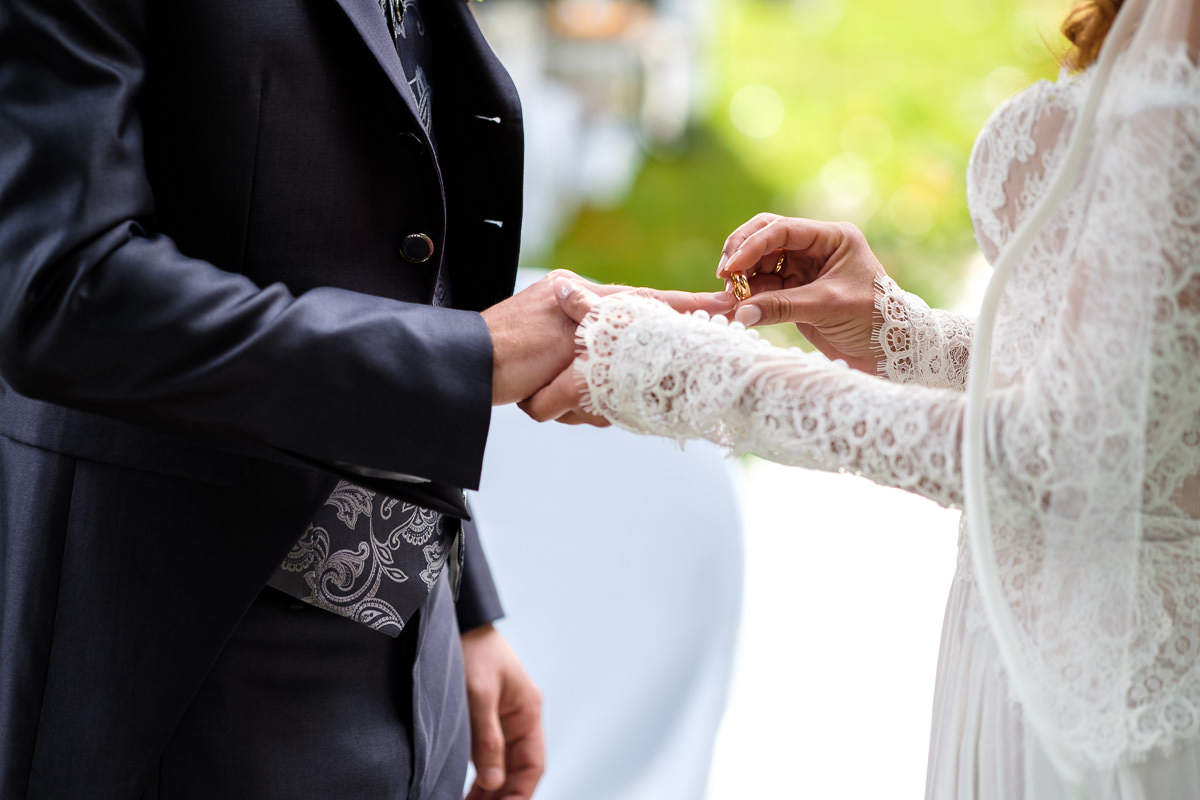 Hochzeit Burg Schwarzenstein freie Trauung Ringwechse