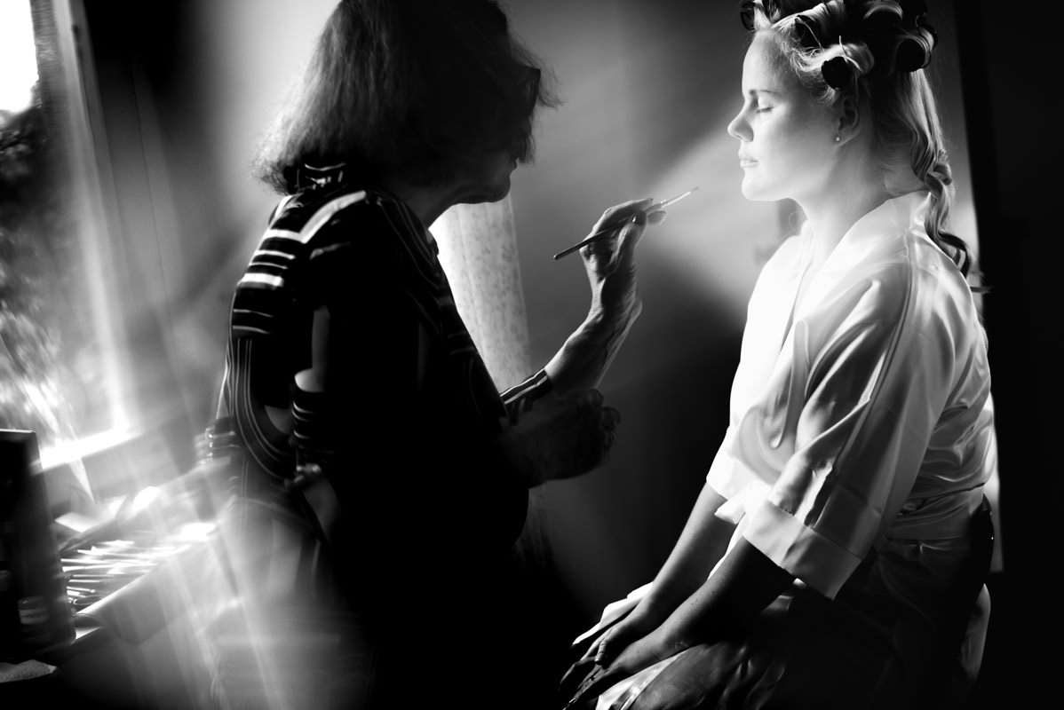 Hochzeitsfotograf Landgut Halsberg Brautvorbereitung Landhaussuite 