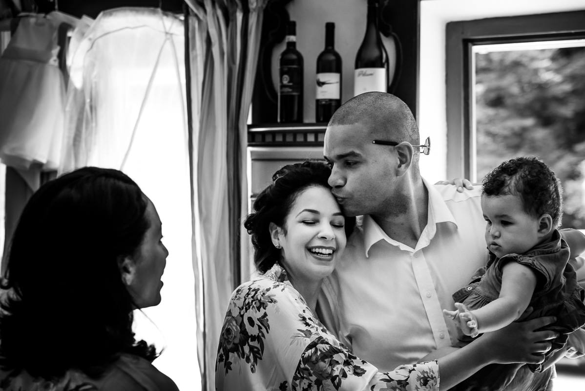 Hochzeitsfotograf La Villa Brautvorbereitung Momente mit Familie