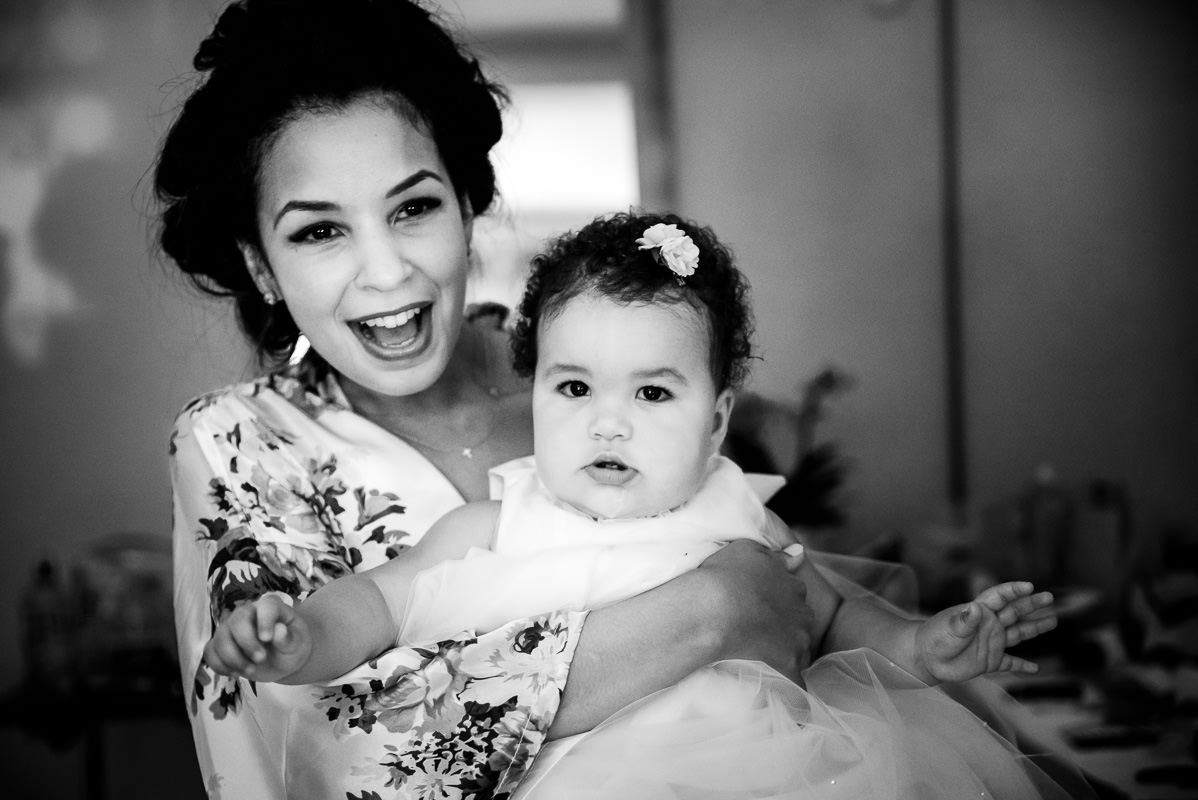 Hochzeitsfotograf La Villa Brautvorbereitung Momente mit Familie