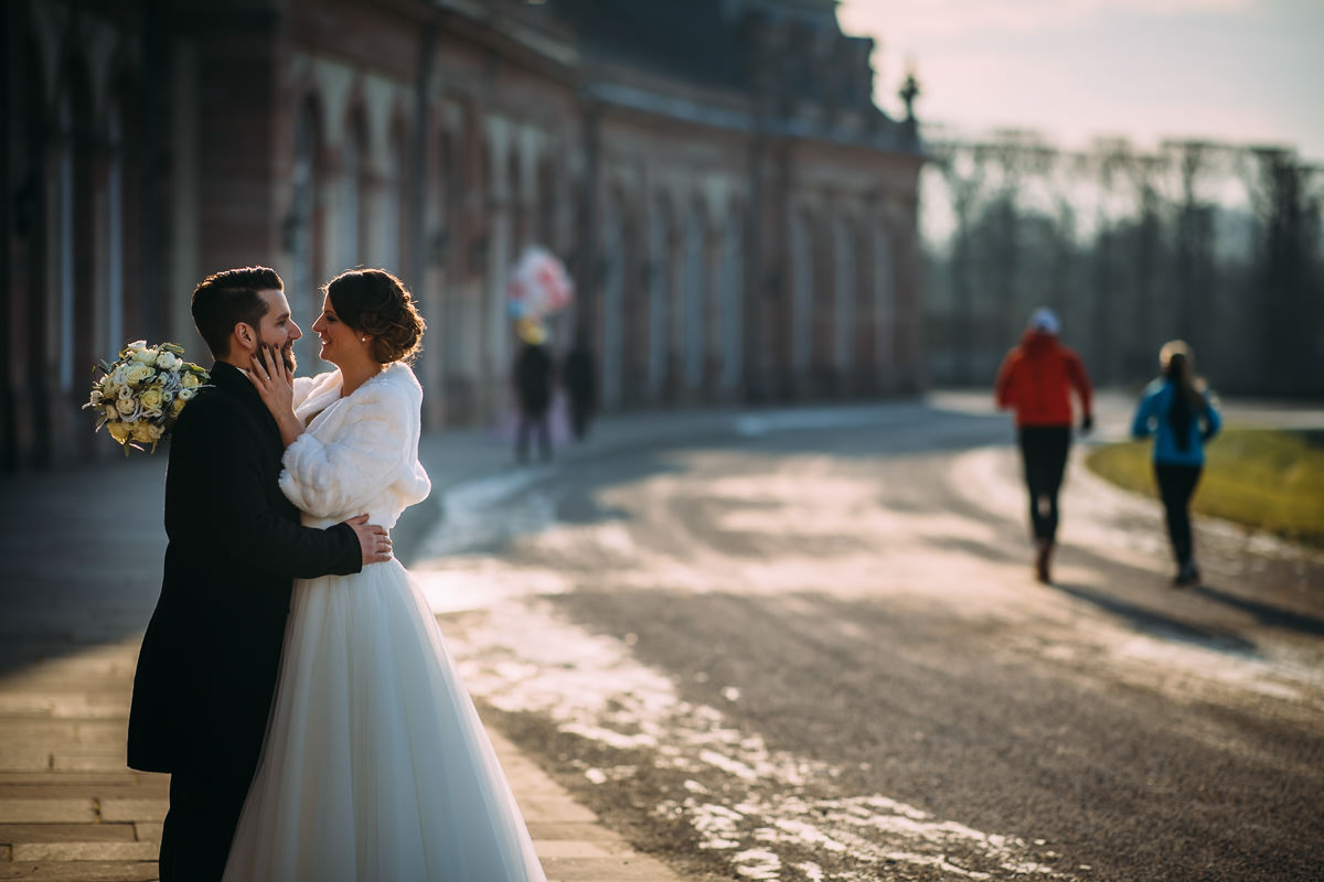 Hochzeitsfotos im Winter im Schloss Schwetzingen