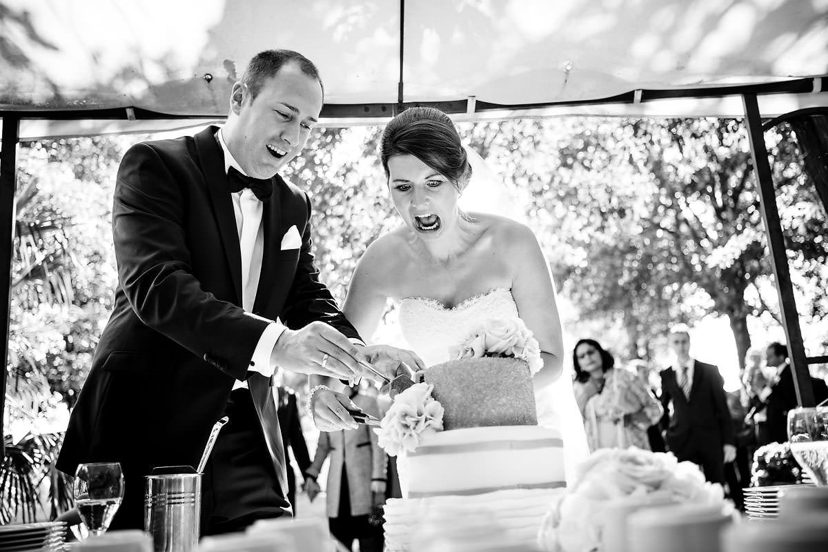 Hochzeitsfeier Burg Schwarzenstein Torte anschneiden