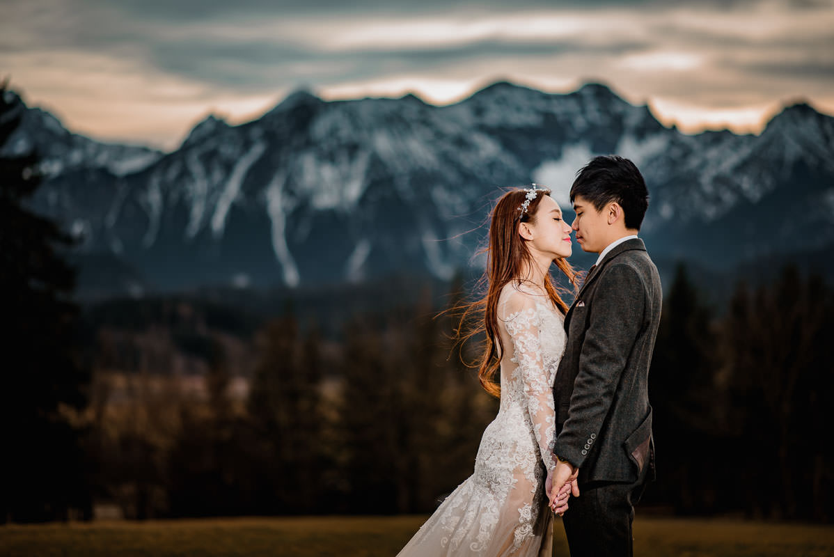 Winterhochzeit - ein After Wedding Shooting im Winter vor den Bergen im Allgäu