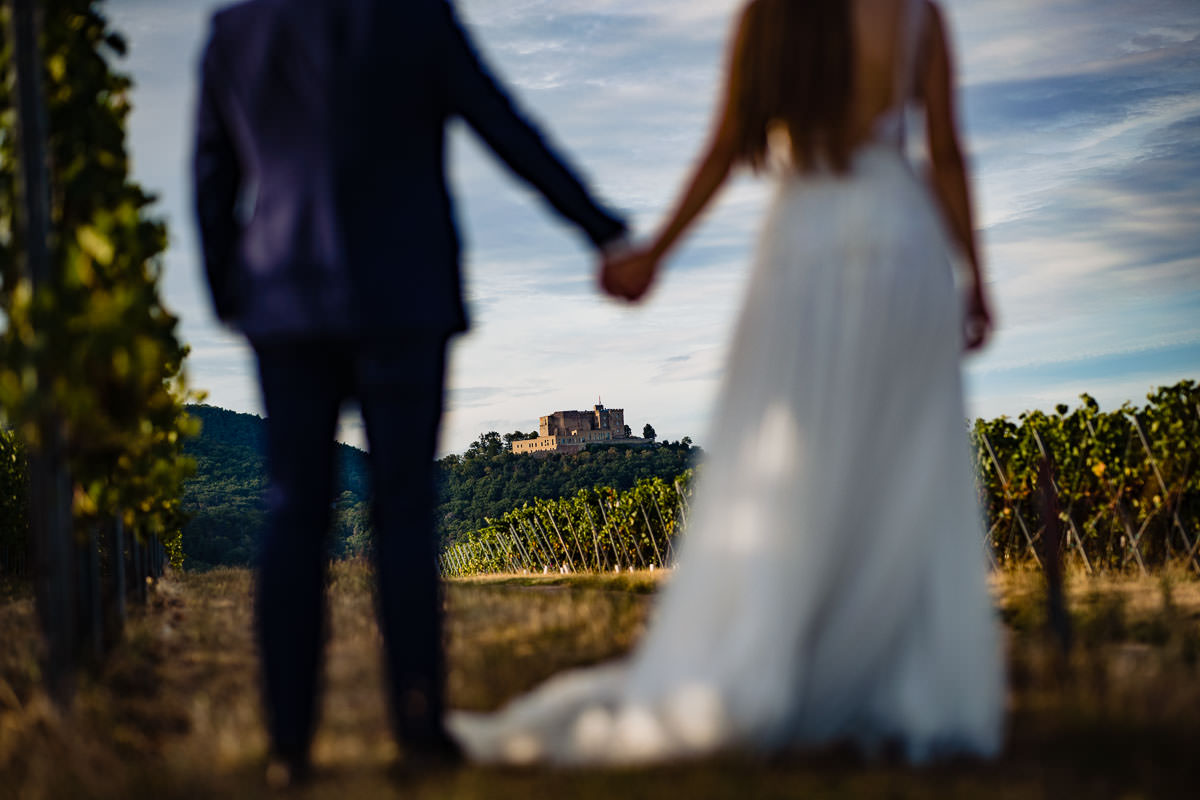Hochzeitsbild mit dem Schloss Hambach in Neustadt an der Weinstrasse
