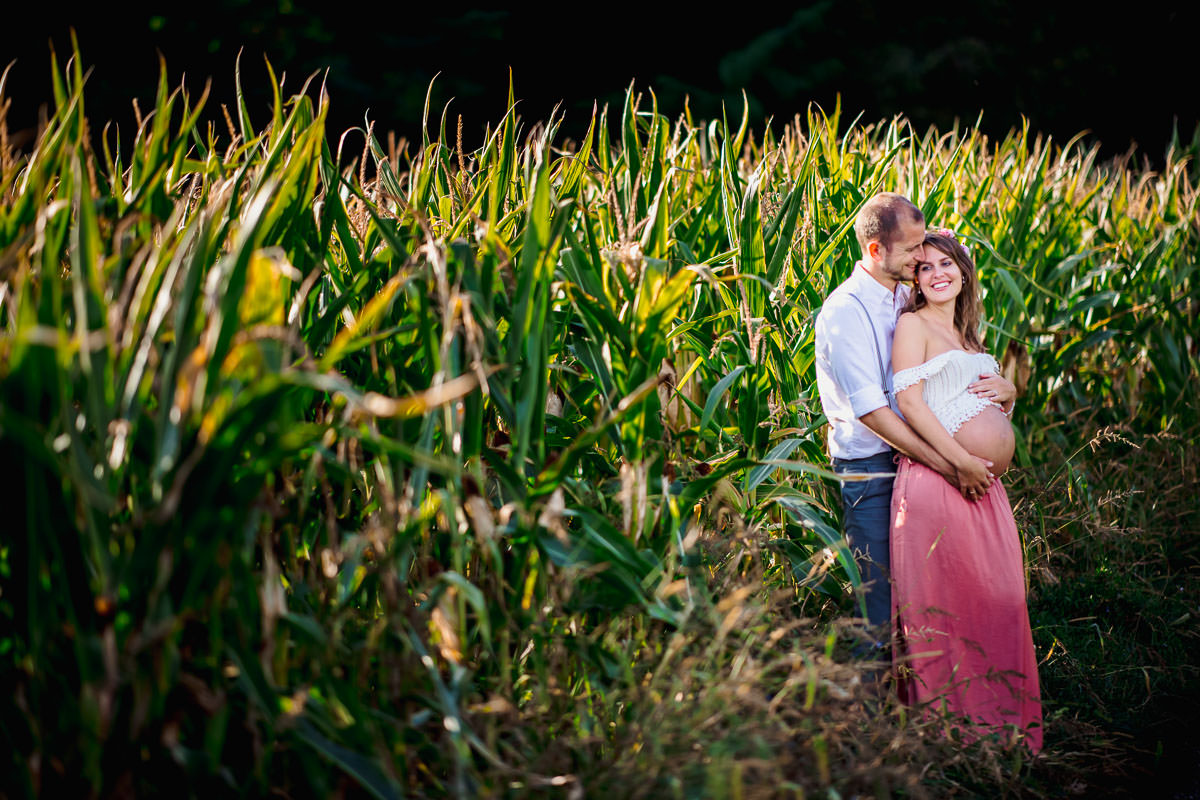 Babybauch Fotoshooting in Mannheim in der Natur