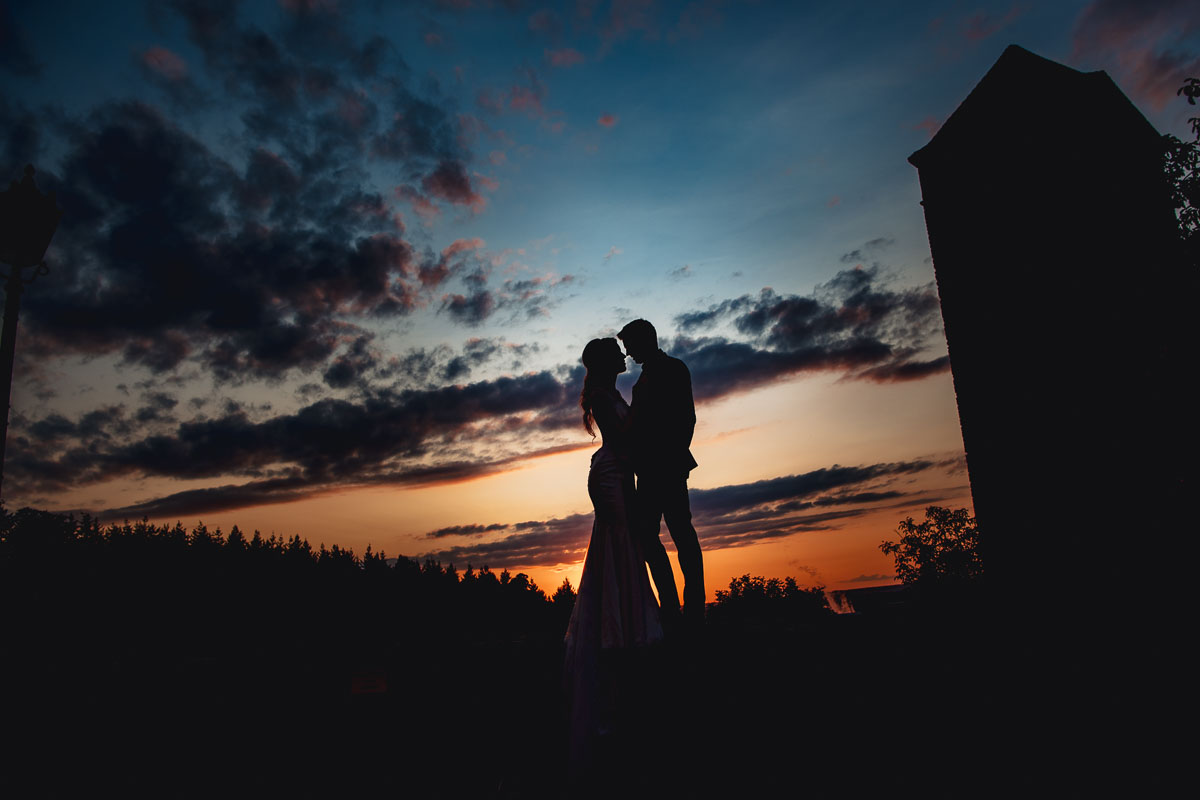 Hochzeit Schloss Liebenstein bei Sonnenuntergang
