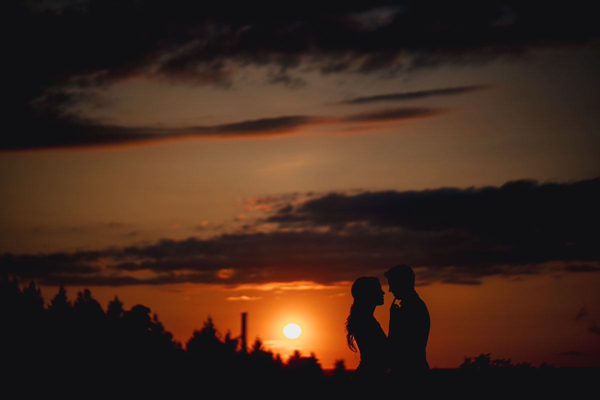 Hochzeitsfotos bei Sonnenuntergang im Schloss Liebenstein