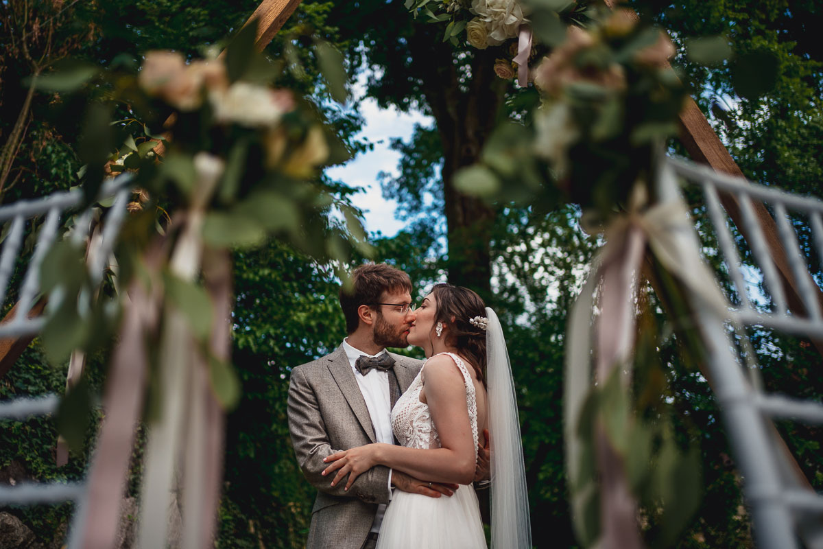 Hochzeit Schloss Neuweier Brautpaarportrait