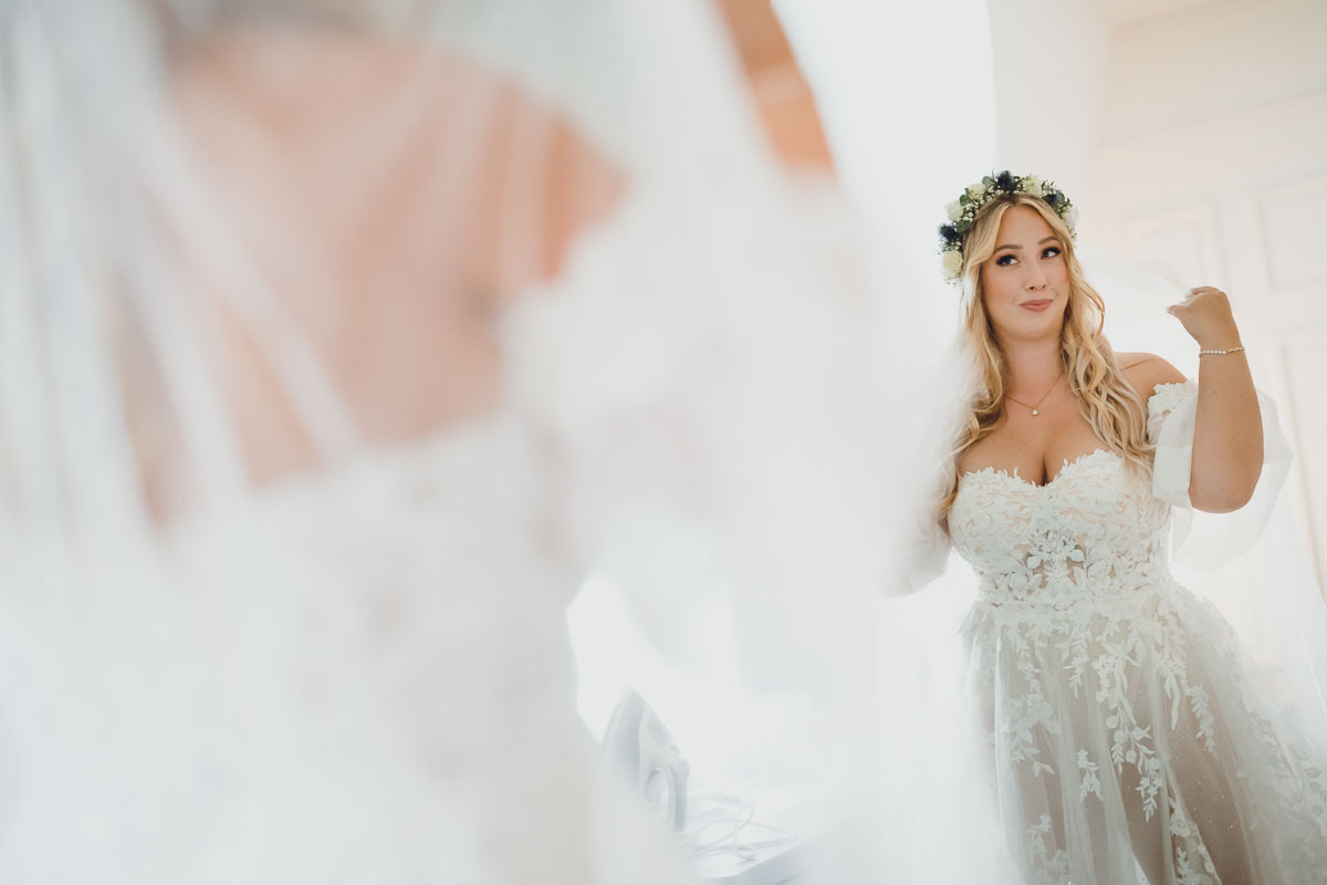 Braut in der Villa Raab in der Brautsuite 