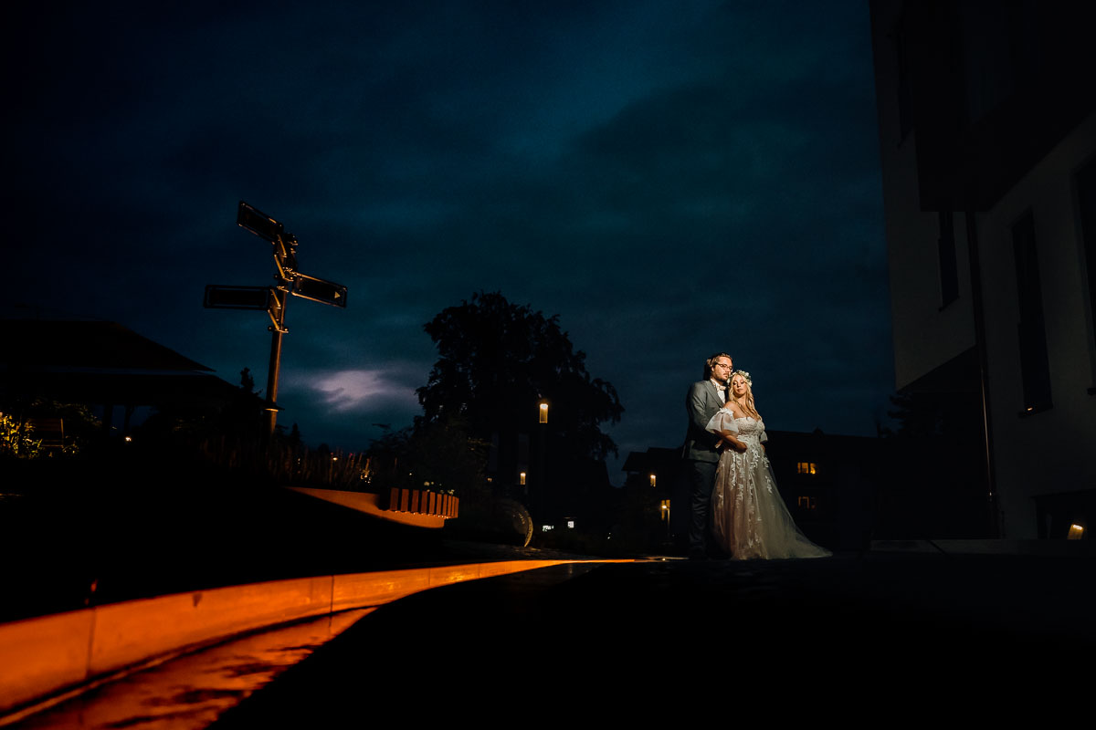 Hochzeitsfotos bei Nacht in der Villa Raab