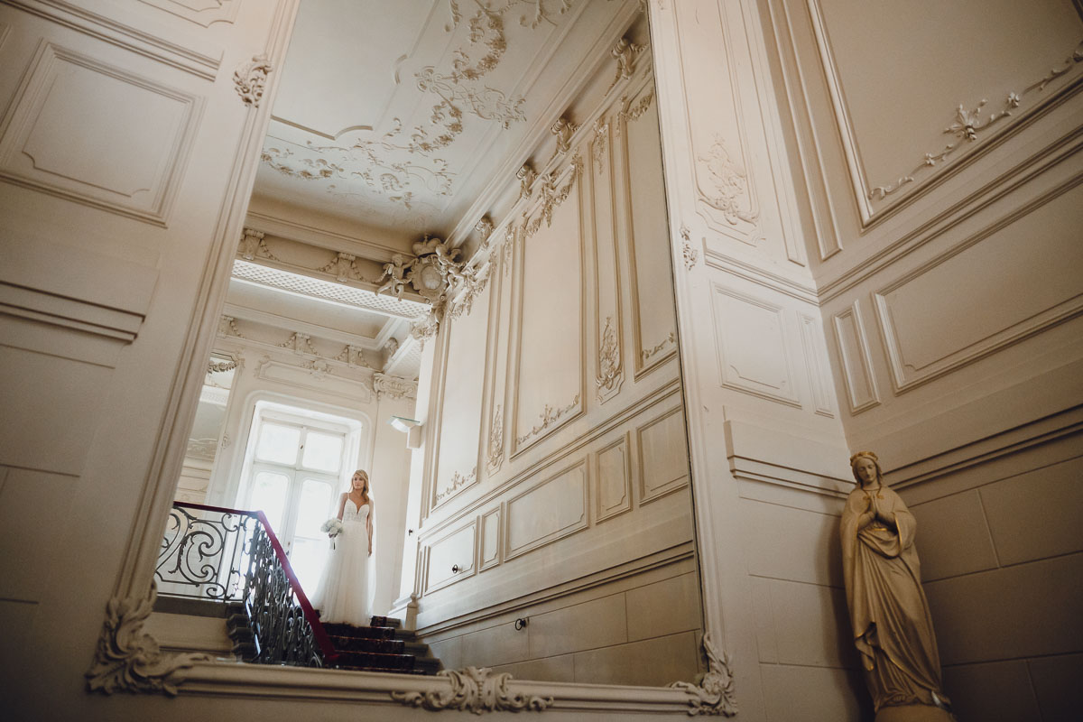 Feststiege mit Spiegelung in der Villa Raczynski