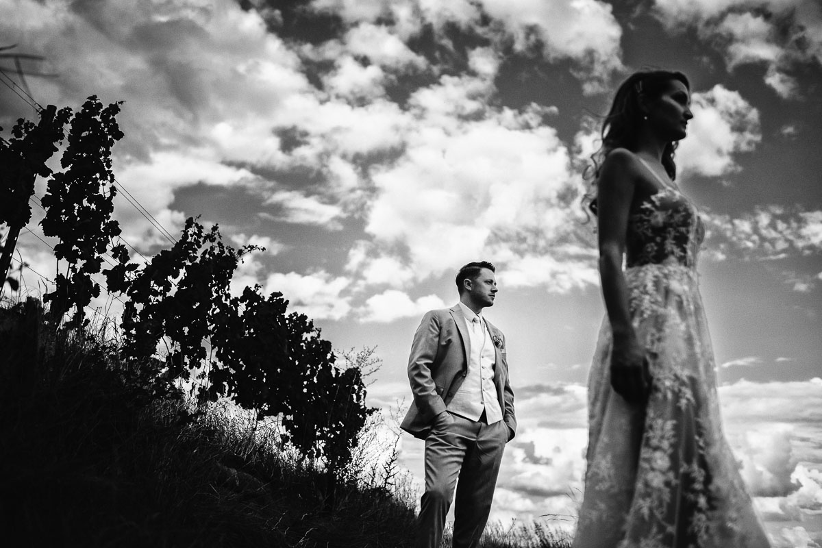 Hochzeitsfotos in den Weinbergen bei einer Hochzeit im Weingut von Winning in Deidesheim