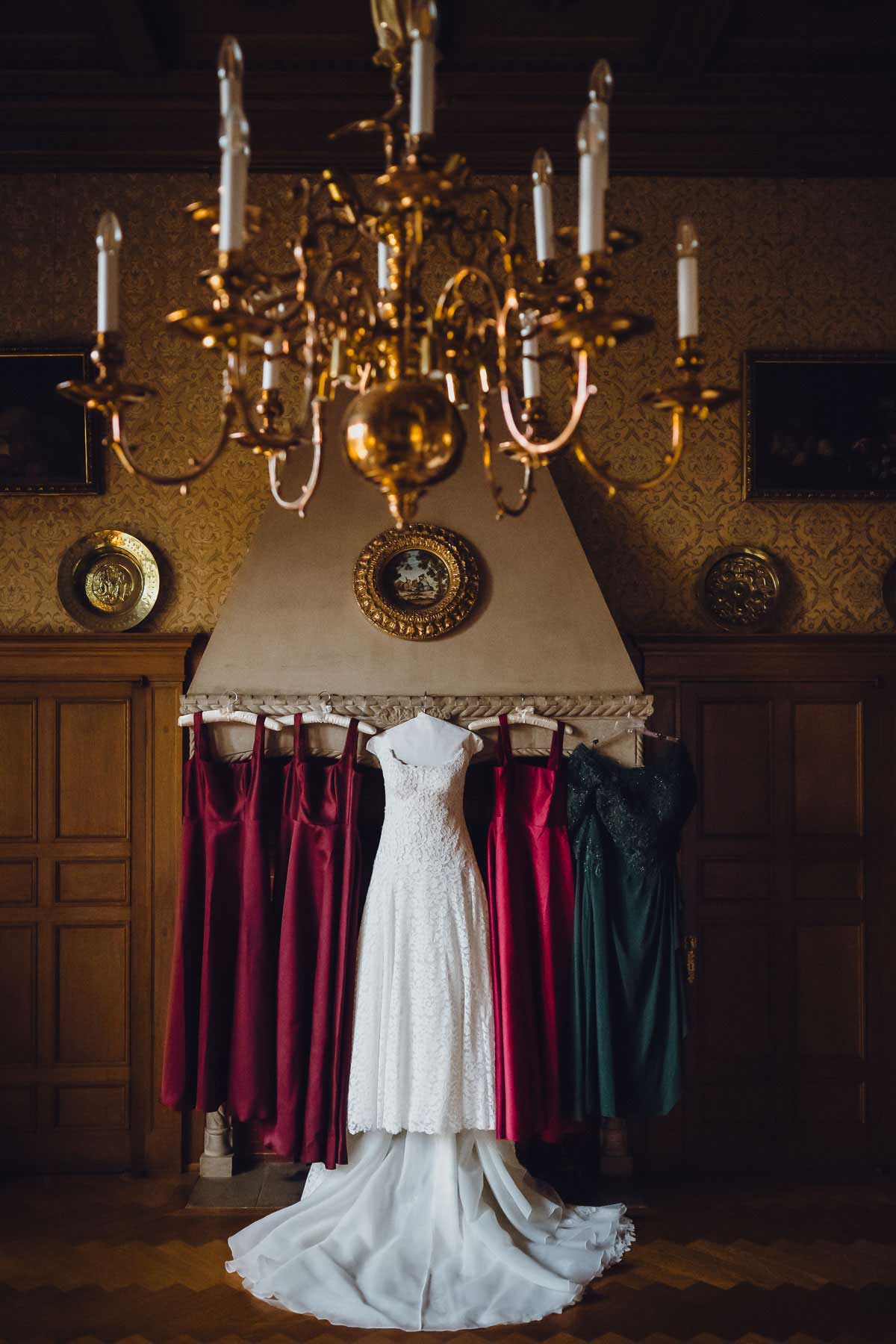 Brautkleid mit Brautjungfernkleidern