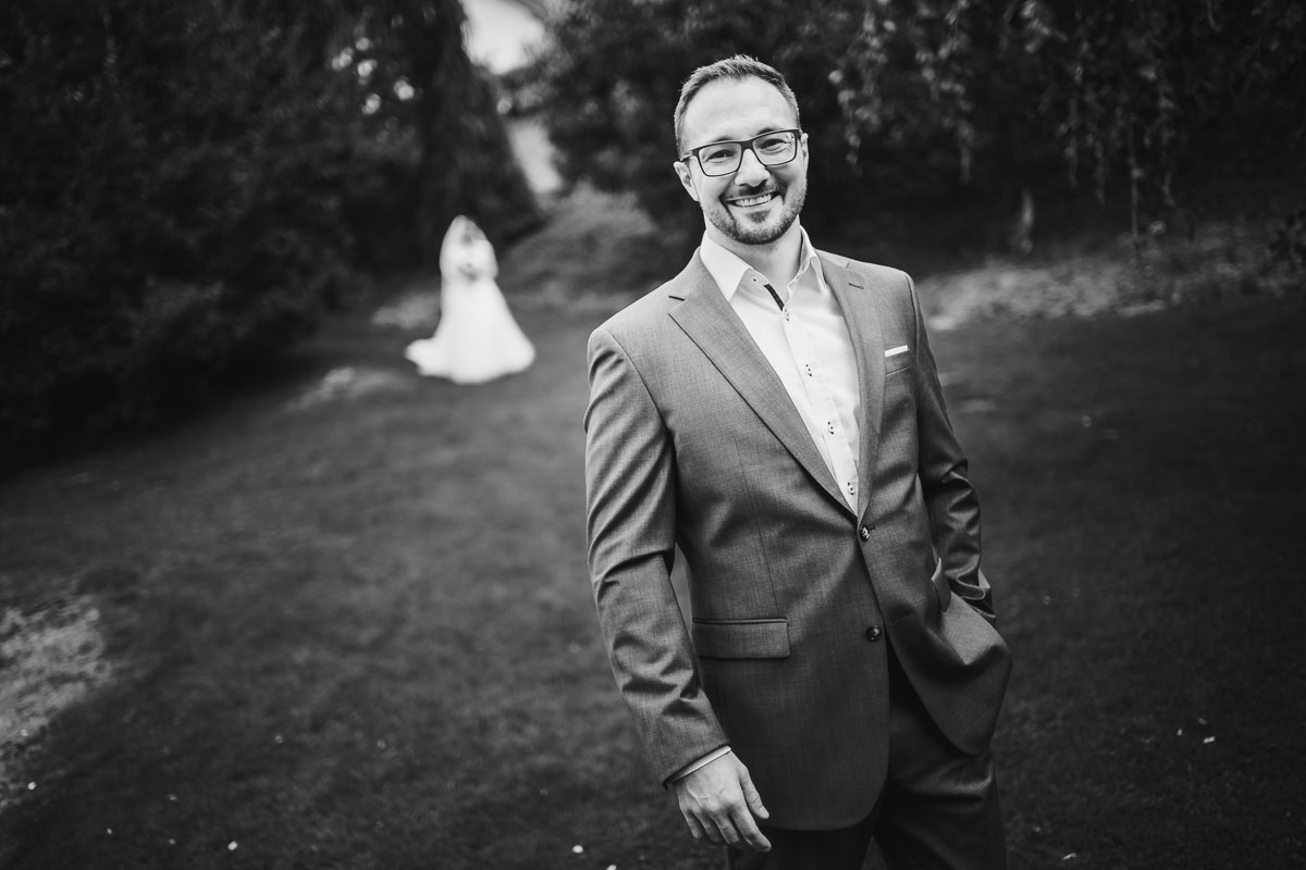 First Look bei einer Hochzeit im Hofgut Hohenstein