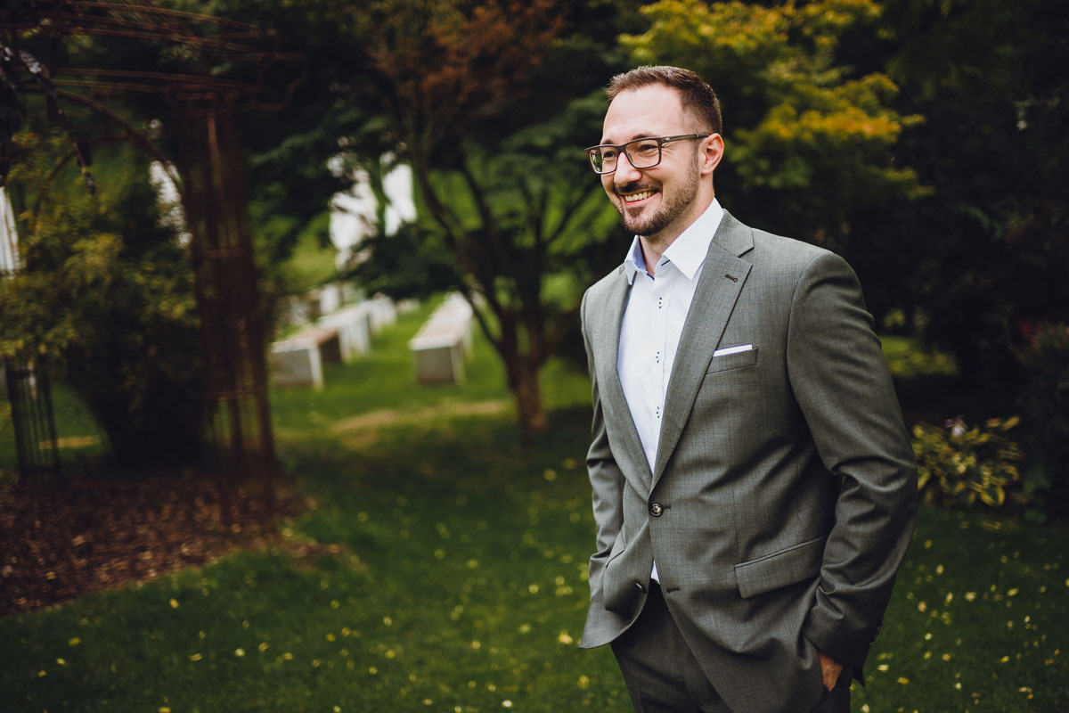 First Look bei einer Hochzeit im Hofgut Hohenstein