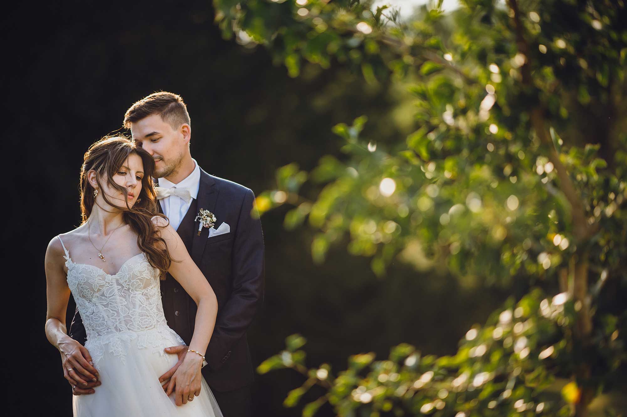 Brautpaar professionell fotografiert im Schloss Neuhaus bei Sinsheim