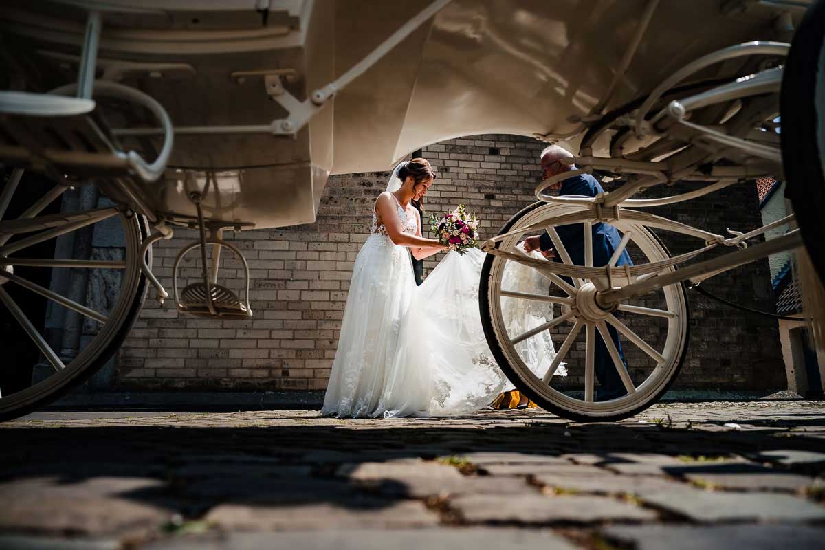 Braut und Kutsche