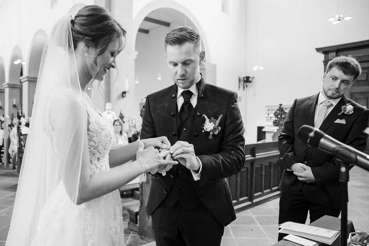 Kirchliche Trauung Ringe wechseln 