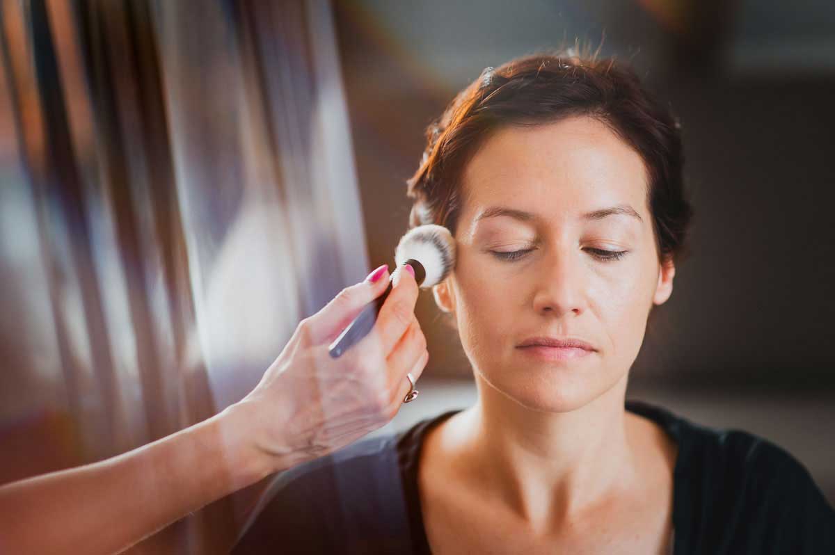 Brautstyling im Hotel Lamm für eine Hochzeit auf der Burg Hornberg 