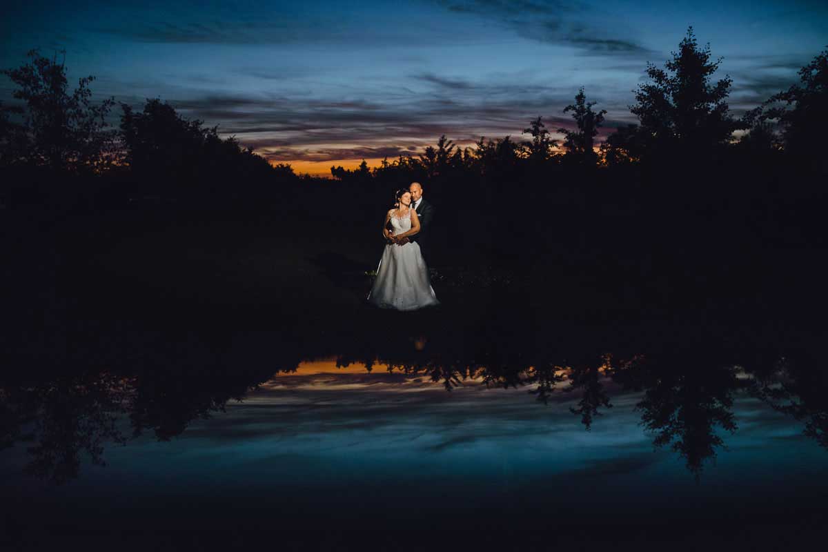 Hochzeitsbild bei Sonnenuntergang im Gutshof Ladenburg