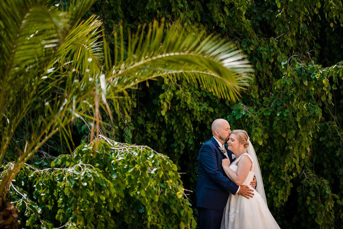 Hochzeitsfotos Schloss Biebrich im Park