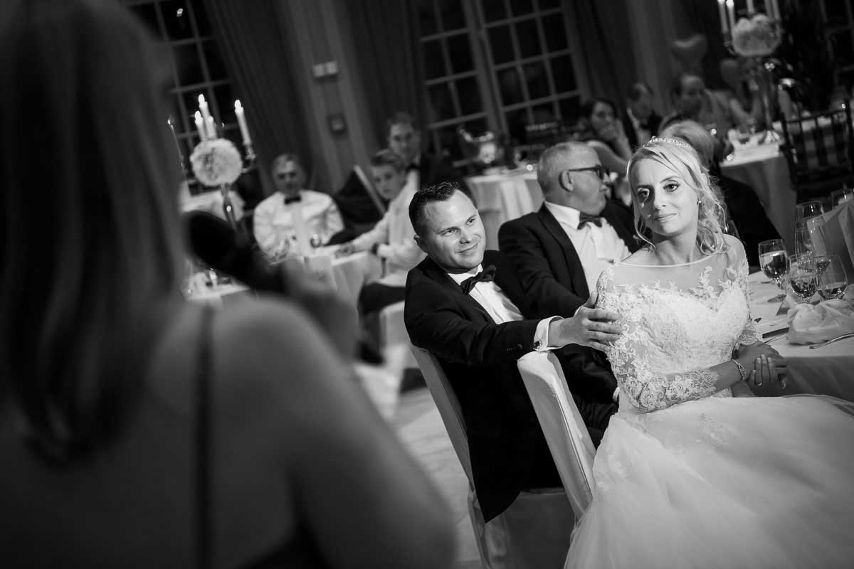 emotionaler Moment Brautpaar bei einer Hochzeit im Brenners Park Hotel