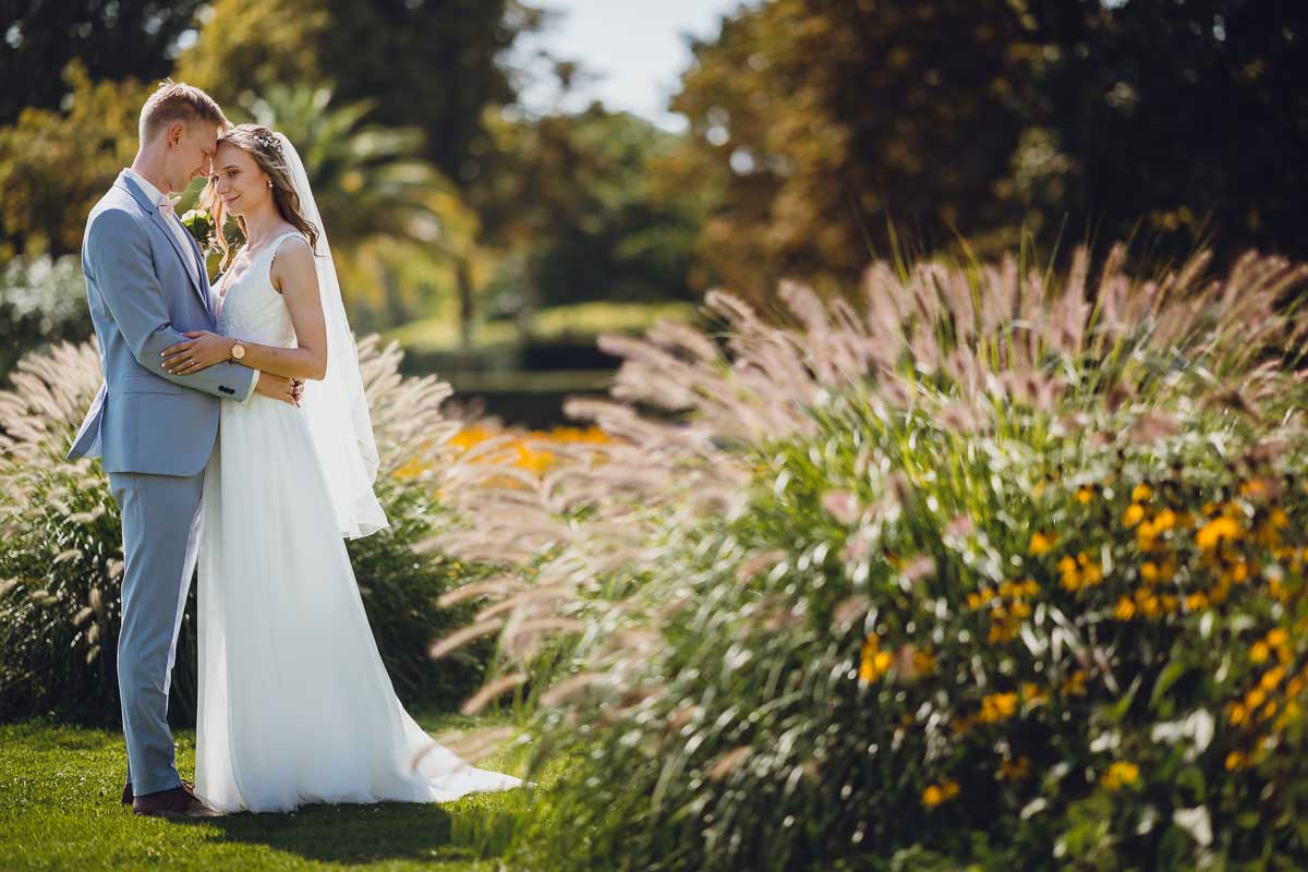 Hochzeitsfotos Brautpaar für eine Hochzeit im Oberwaldhaus Darmstadt