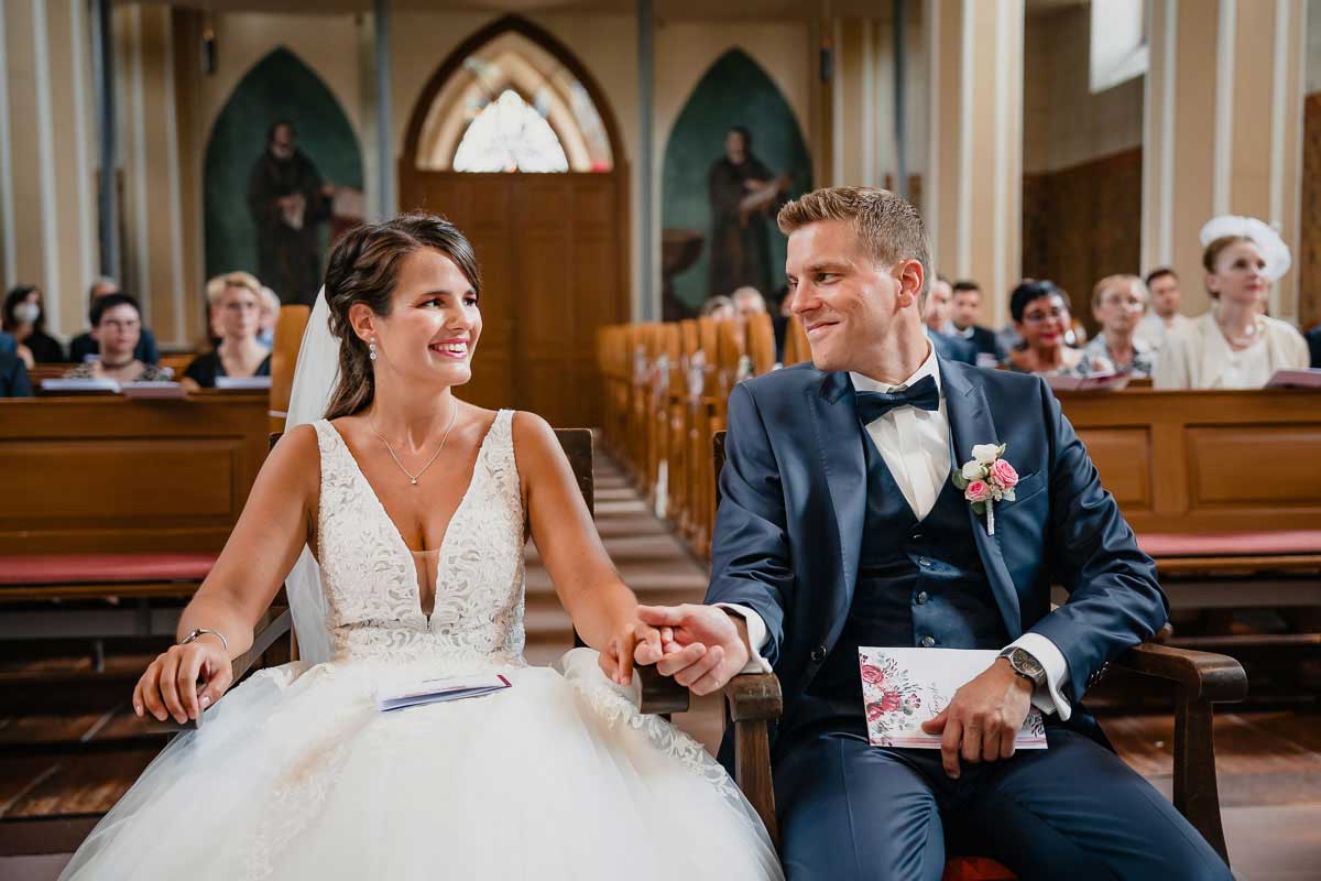 Brautpaar in der evangelischen Johanneskirche in Erbach