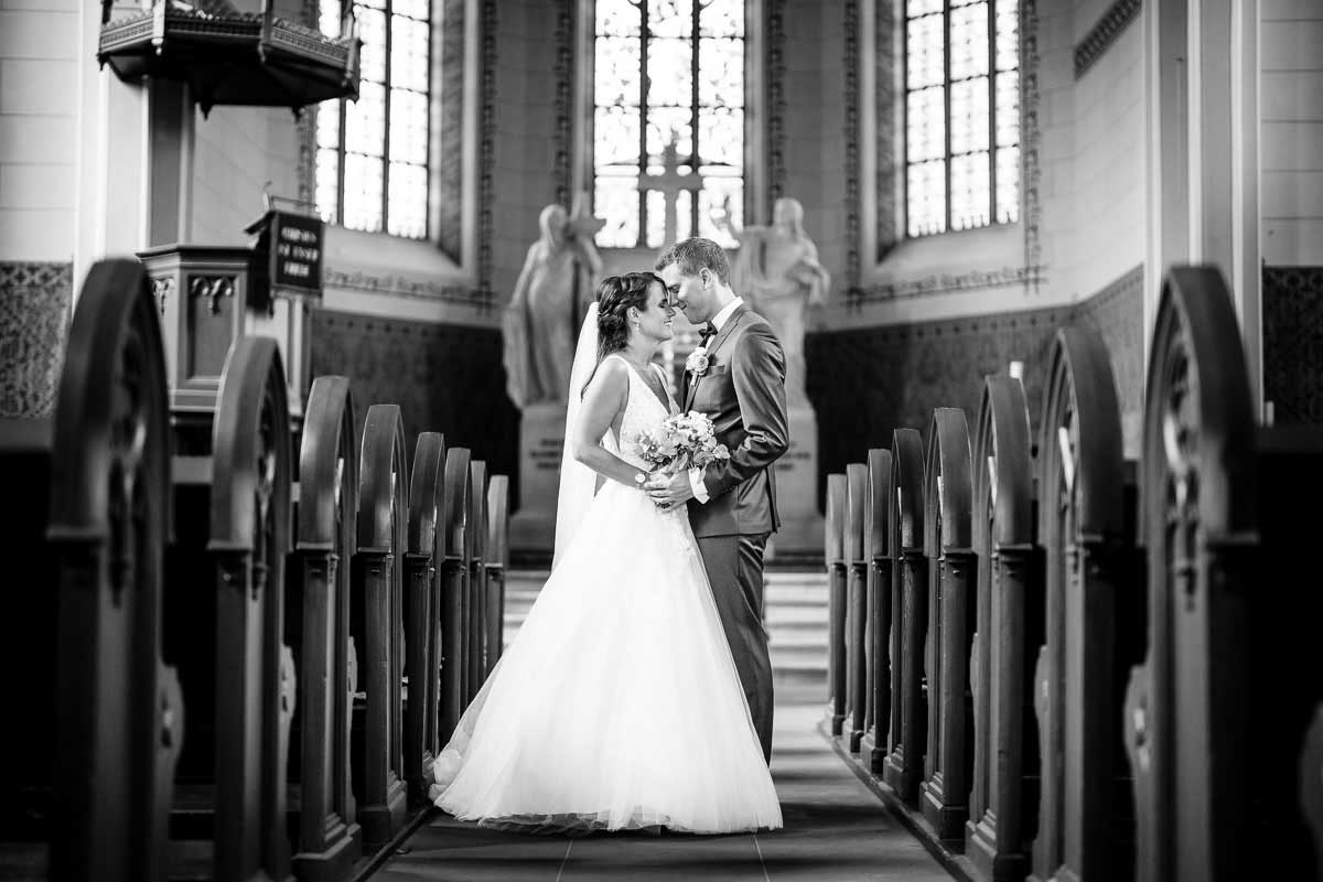 Hochzeitsfotos in der evangelischen Johanneskirche in Erbach