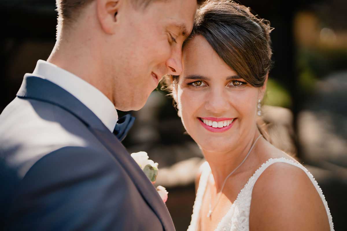 Hochzeitsfotos Brautpaar bei einer Hochzeit im Schloss Vollrads