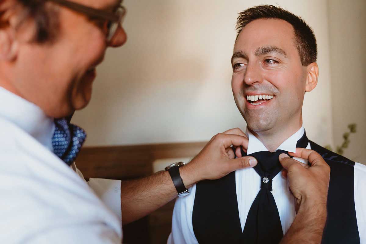 Vorbereitungen Bräutigam im Schloss Michelfeld in Angelbachtal