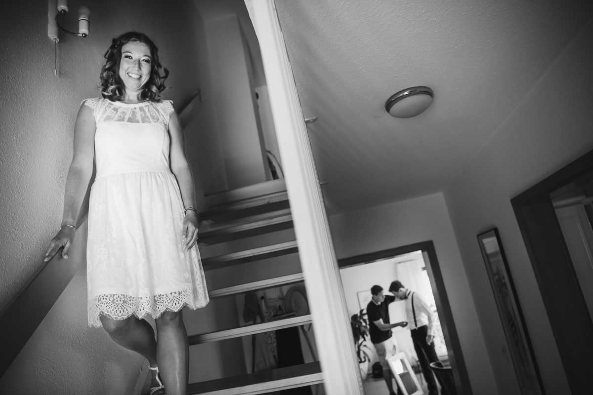 First Look Braut und Bräutigam im Elternhaus in Überlingen am Bodensee