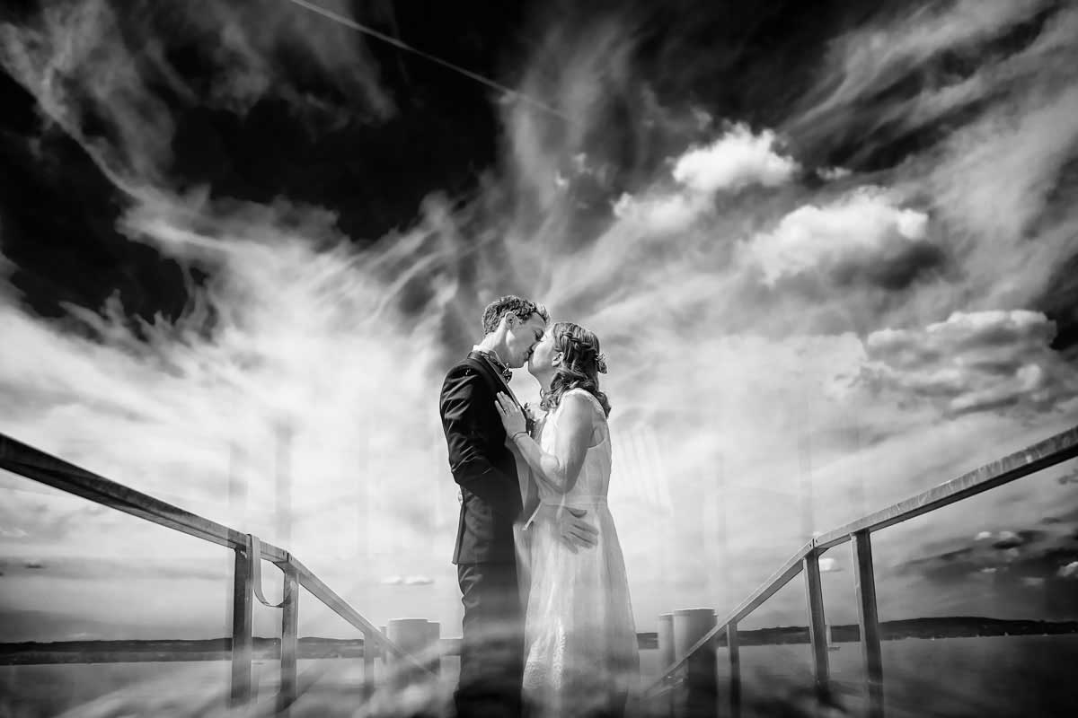 Hochzeitsfotos auf einem Steg am Bodensee