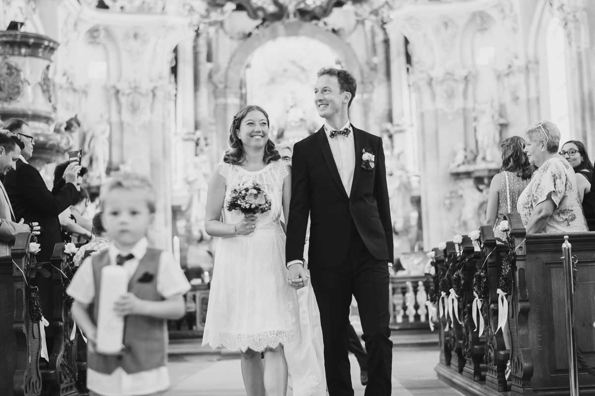 Auszug Brautpaar bei einer Hochzeit in der Basilika Birnau